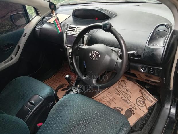 Toyota Vitz 2009 Black