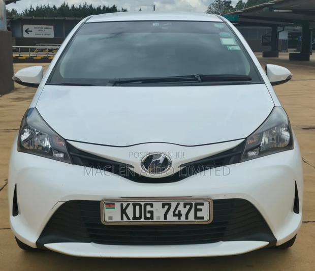 Toyota Vitz 2014 White