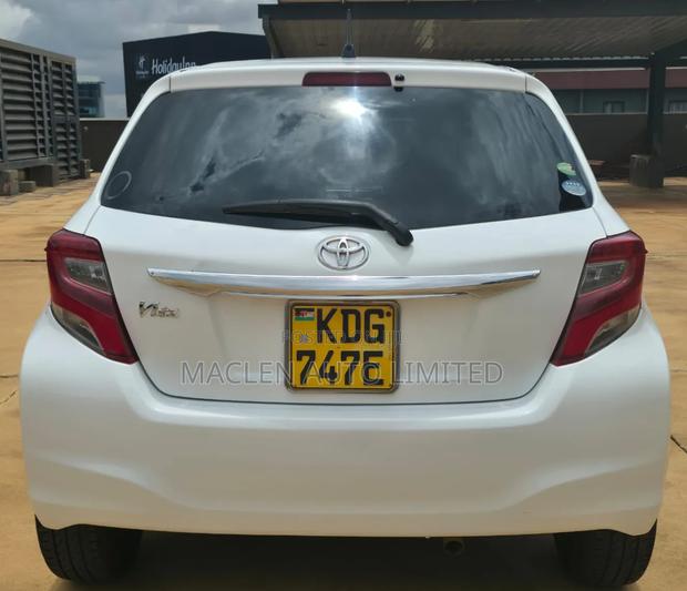 Toyota Vitz 2014 White