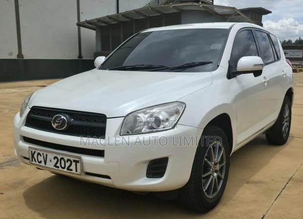 Toyota RAV4 2012 White