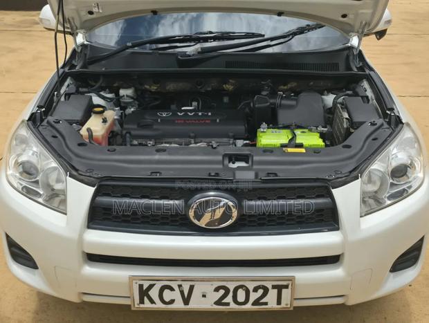 Toyota RAV4 2012 White