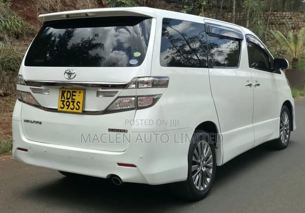 Toyota Vellfire 2014 White