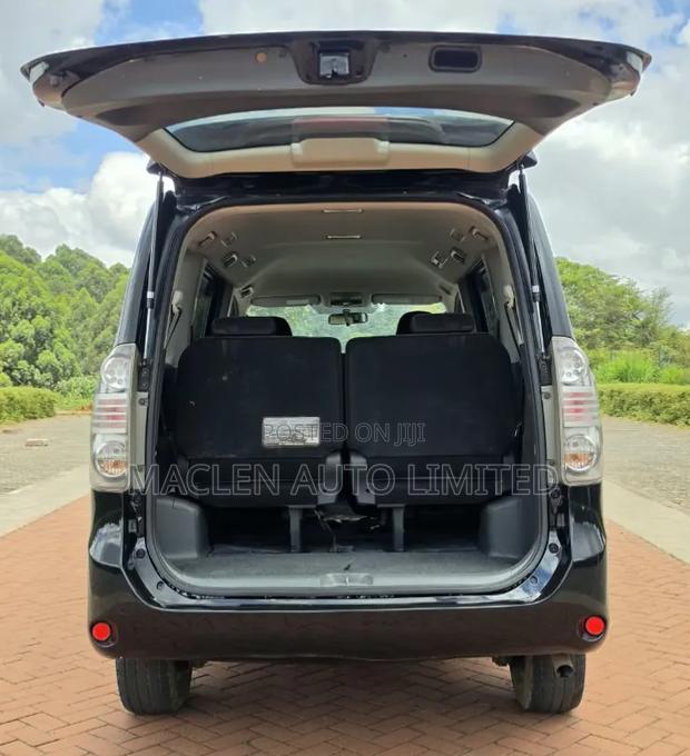 Toyota Voxy 2009 Black