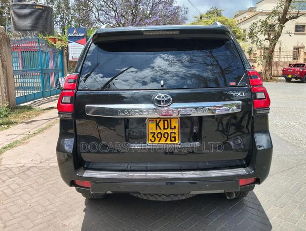 Toyota Land Cruiser Prado 2017 Black