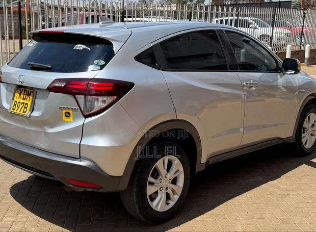 Honda Vezel 1.5 Hybrid 2WD 2018 Silver