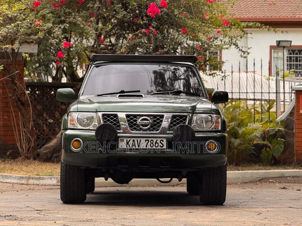 Nissan Patrol 3.0 D gr Automatic 2005 Green