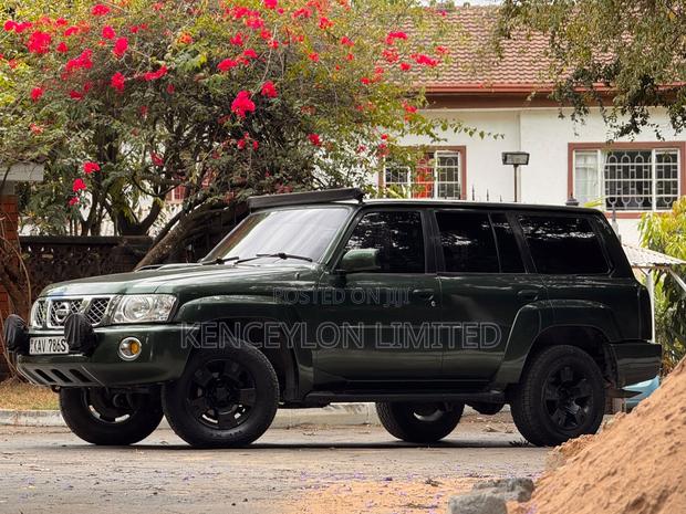 Nissan Patrol 3.0 D gr Automatic 2005 Green