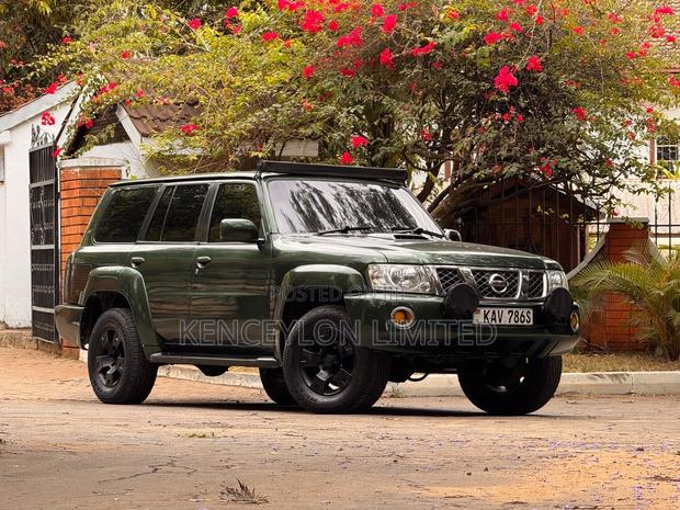 Nissan Patrol 3.0 D gr Automatic 2005 Green
