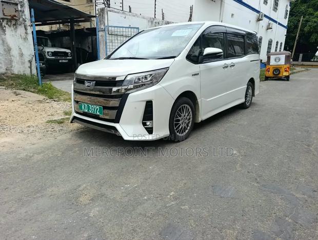 Toyota Noah 2020 White