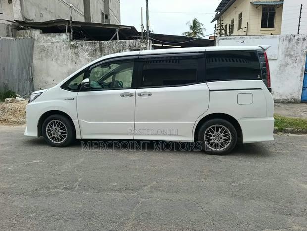 Toyota Noah 2020 White