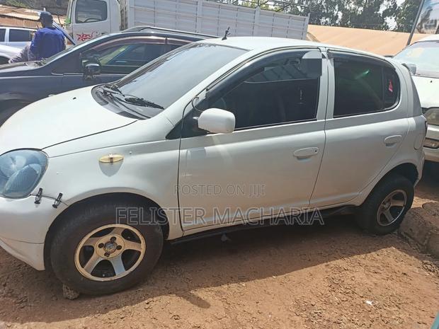 Toyota Vitz 2003 White