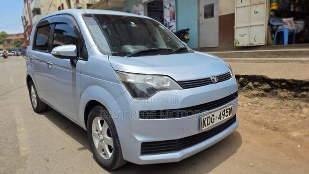 Toyota Spade 2014 Blue