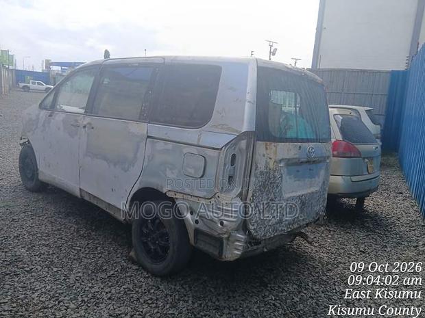 Toyota Noah 2008 Silver