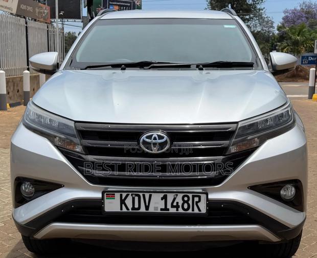 Toyota Rush 2018 Silver