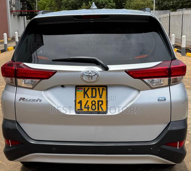 Toyota Rush 2018 Silver