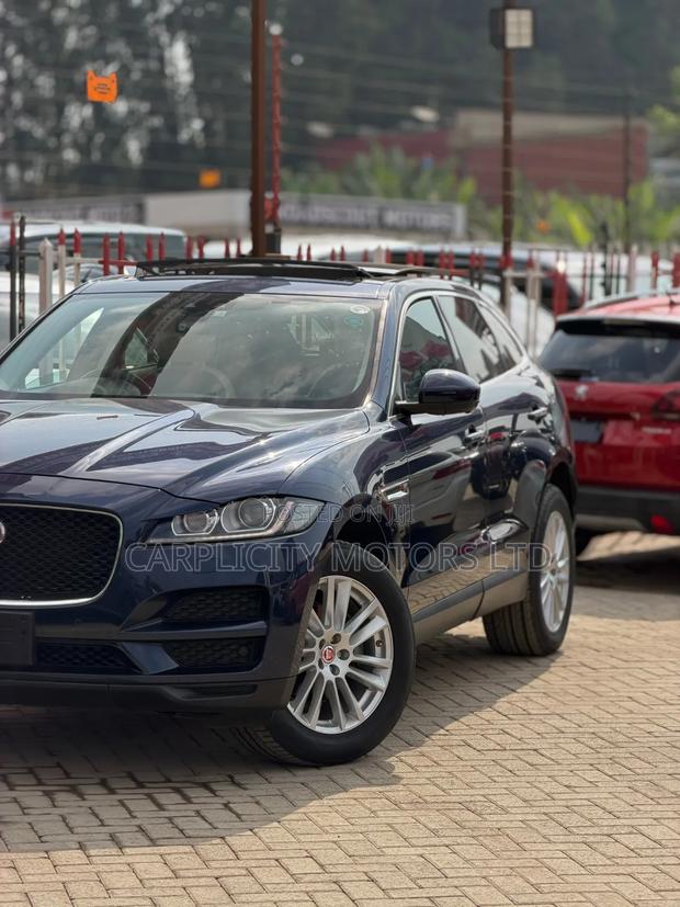 Jaguar F-Pace 25t Prestige AWD 2018 Blue