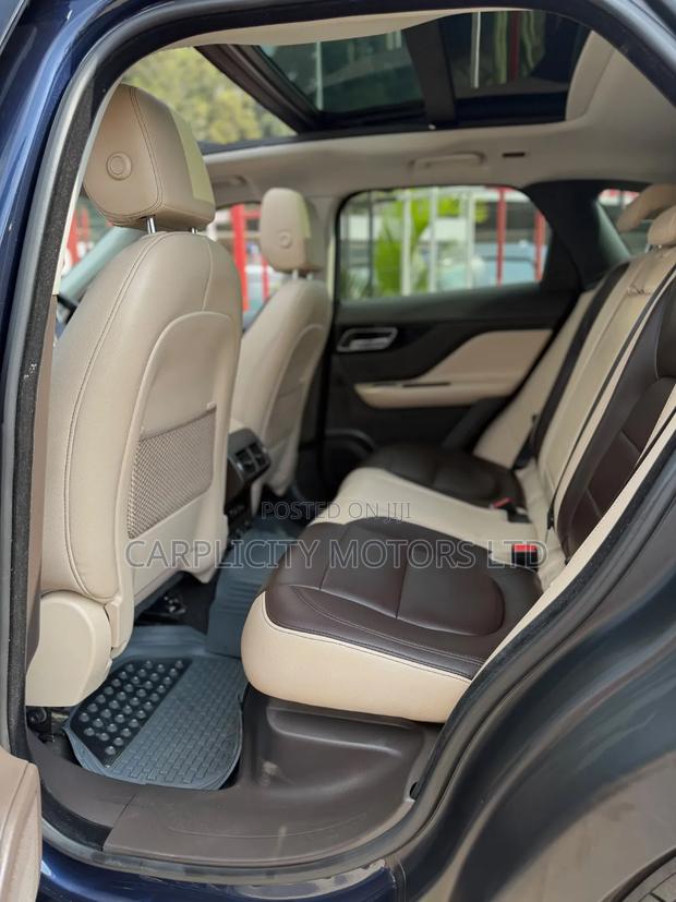 Jaguar F-Pace 25t Prestige AWD 2018 Blue