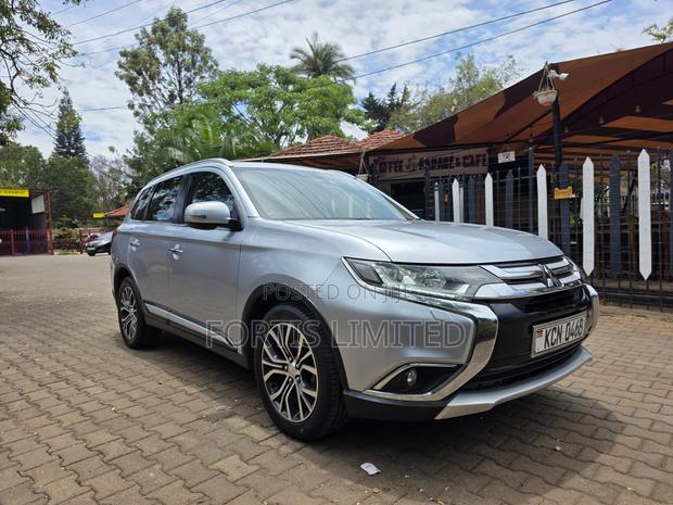 Mitsubishi Outlander 2016 Silver