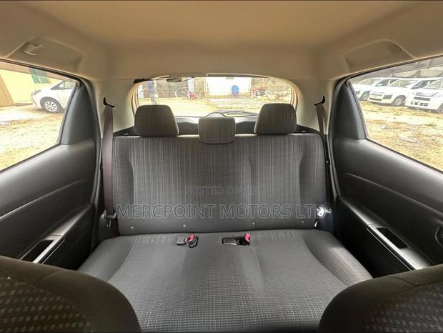 Toyota Vitz 2019 Silver
