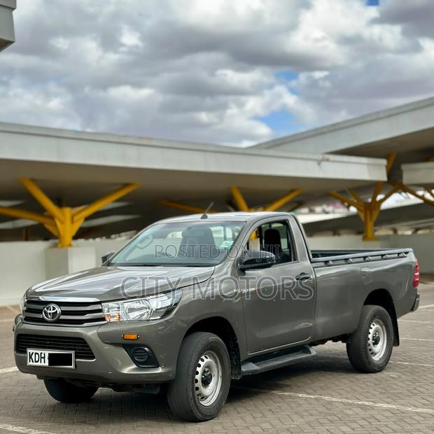 Toyota Hilux Revo Single Cab Deisel 2.8 AWD 2022 Gray