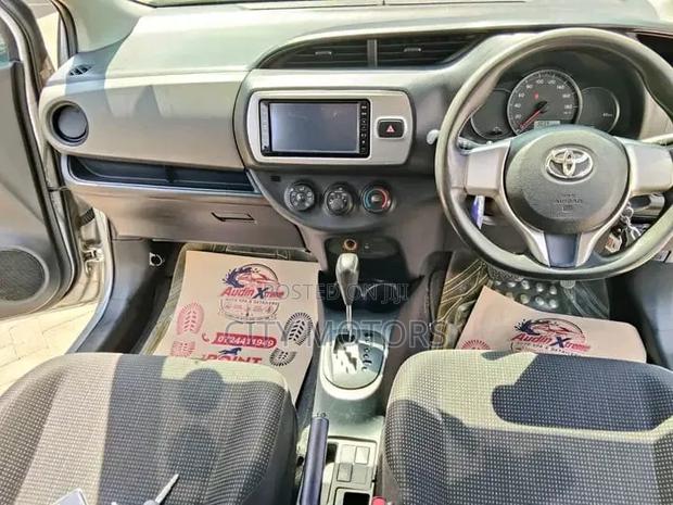 Toyota Vitz 1.3 FWD 3dr 2015 Silver