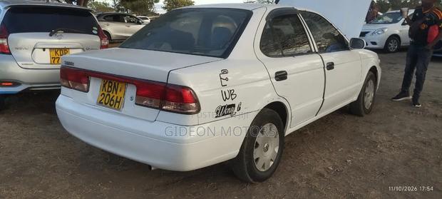 Nissan Sunny 2005 White