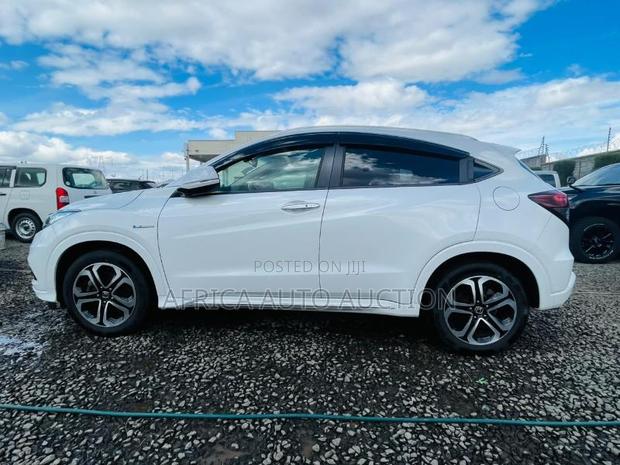 Honda Vezel 1.5 Hybrid 2WD 2019 White