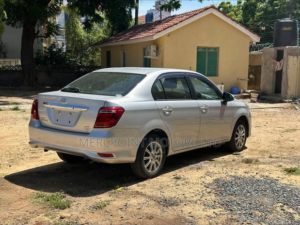 Toyota Axio 2019 Silver