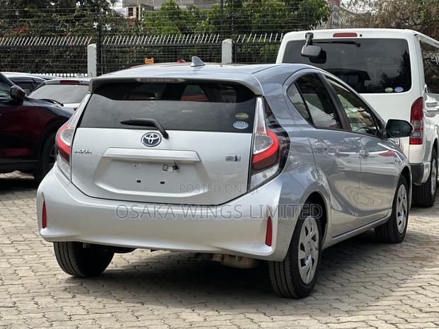 Toyota Aqua 2019 Silver