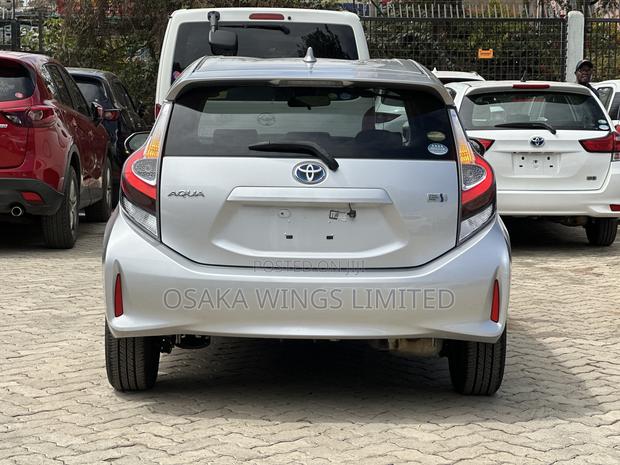 Toyota Aqua 2019 Silver