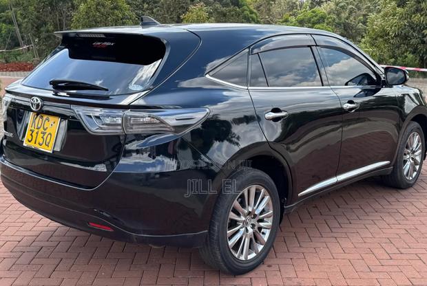 Toyota Harrier 2.0 2014 Black