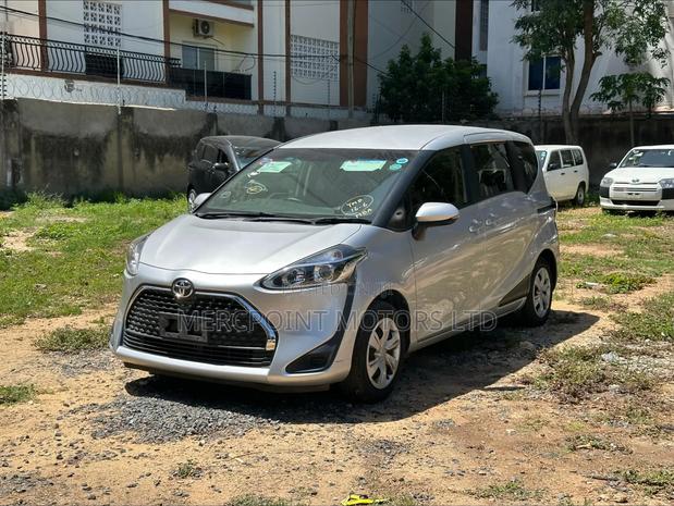 Toyota Sienta 2019 White