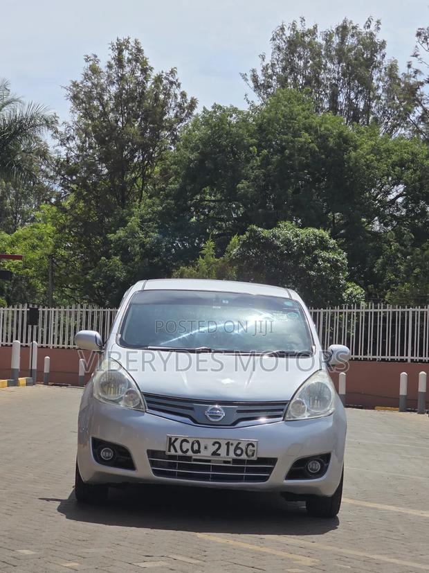 Nissan Note 2011 Burgundy