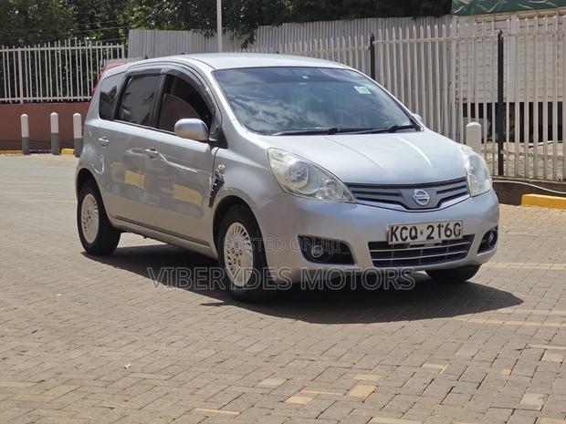 Nissan Note 2011 Burgundy