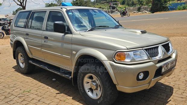 Mitsubishi Shogun 3.2 Di-Dc GLS 2010 Beige