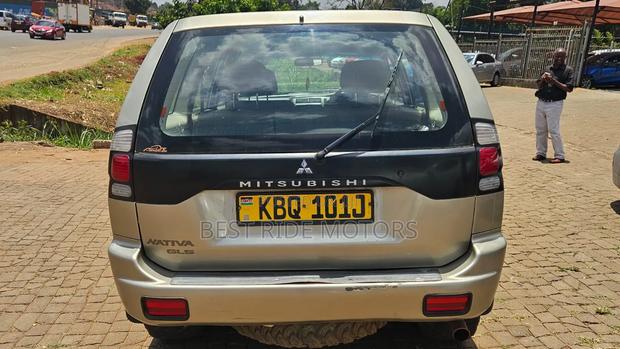 Mitsubishi Shogun 3.2 Di-Dc GLS 2010 Beige