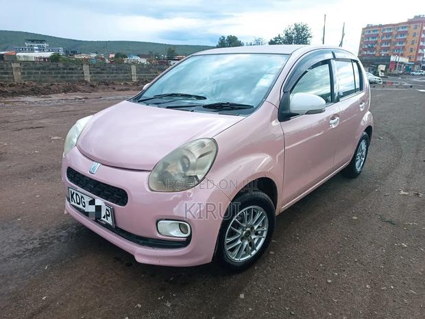 Toyota Passo 2014 Pink