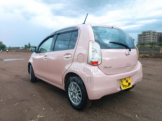 Toyota Passo 2014 Pink