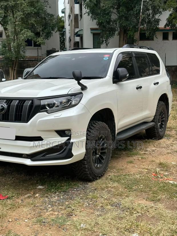 Toyota Land Cruiser Prado 2021 White
