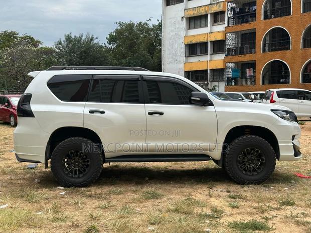 Toyota Land Cruiser Prado 2021 White