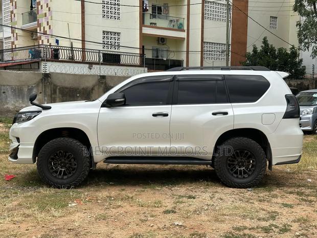 Toyota Land Cruiser Prado 2021 White
