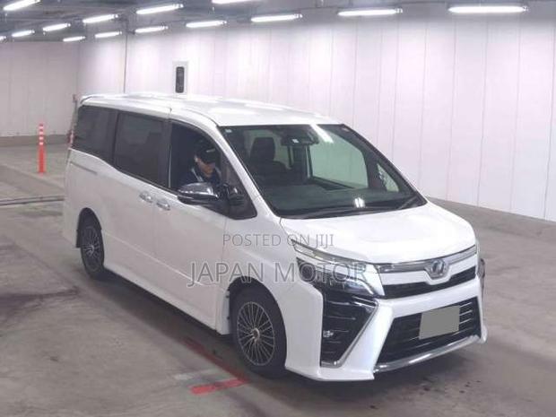 Toyota Voxy 2020 Pearl