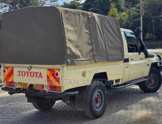 Toyota Land Cruiser 2014 Brown