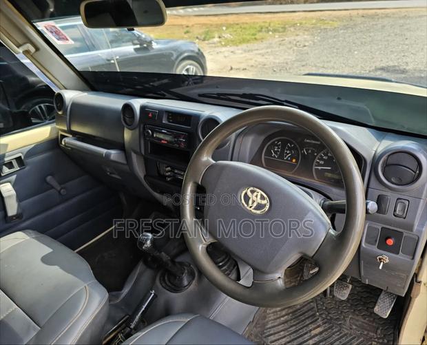 Toyota Land Cruiser 2014 Brown