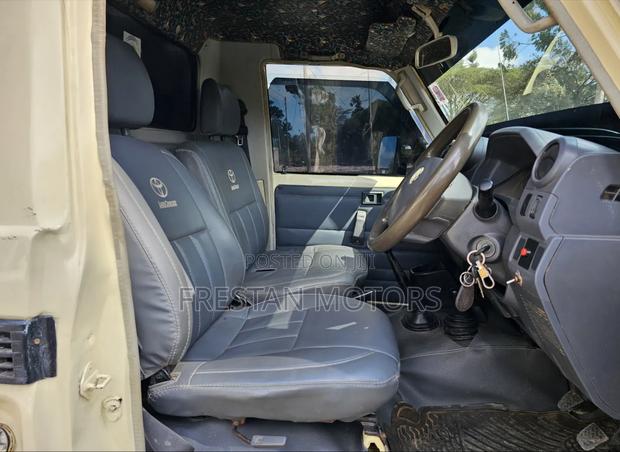 Toyota Land Cruiser 2014 Brown