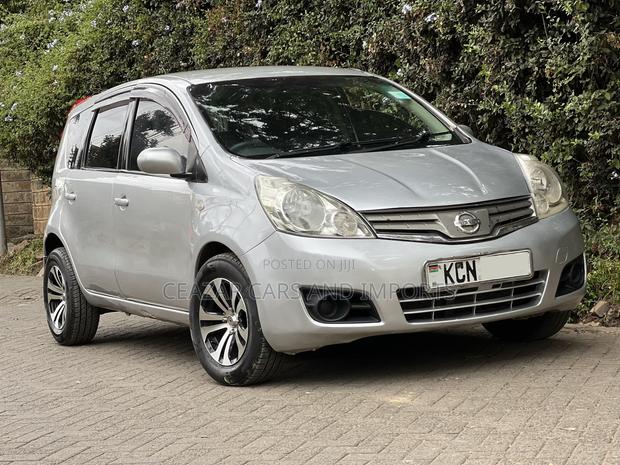 Nissan Note 2011 Silver