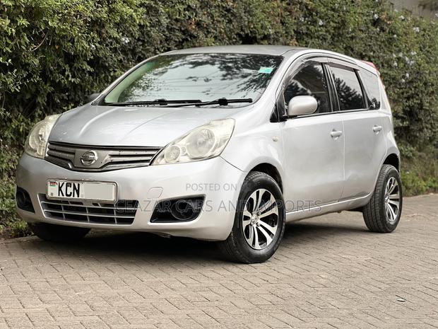 Nissan Note 2011 Silver