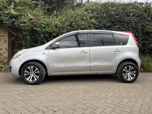 Nissan Note 2011 Silver