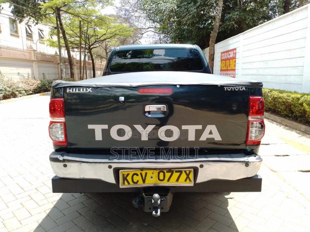 Toyota Hilux 2012 Black