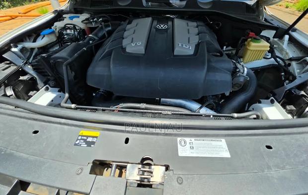 Volkswagen Touareg 2012 White